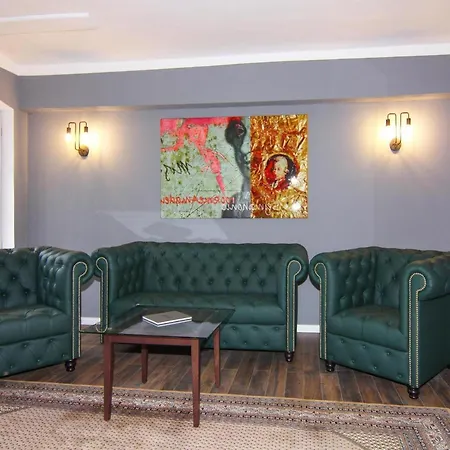 By Castle & Golf Course, Cleaning Included Vakantiehuis