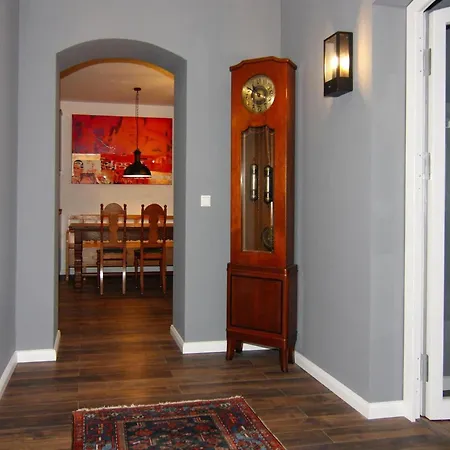 By Castle & Golf Course, Cleaning Included Vakantiehuis
